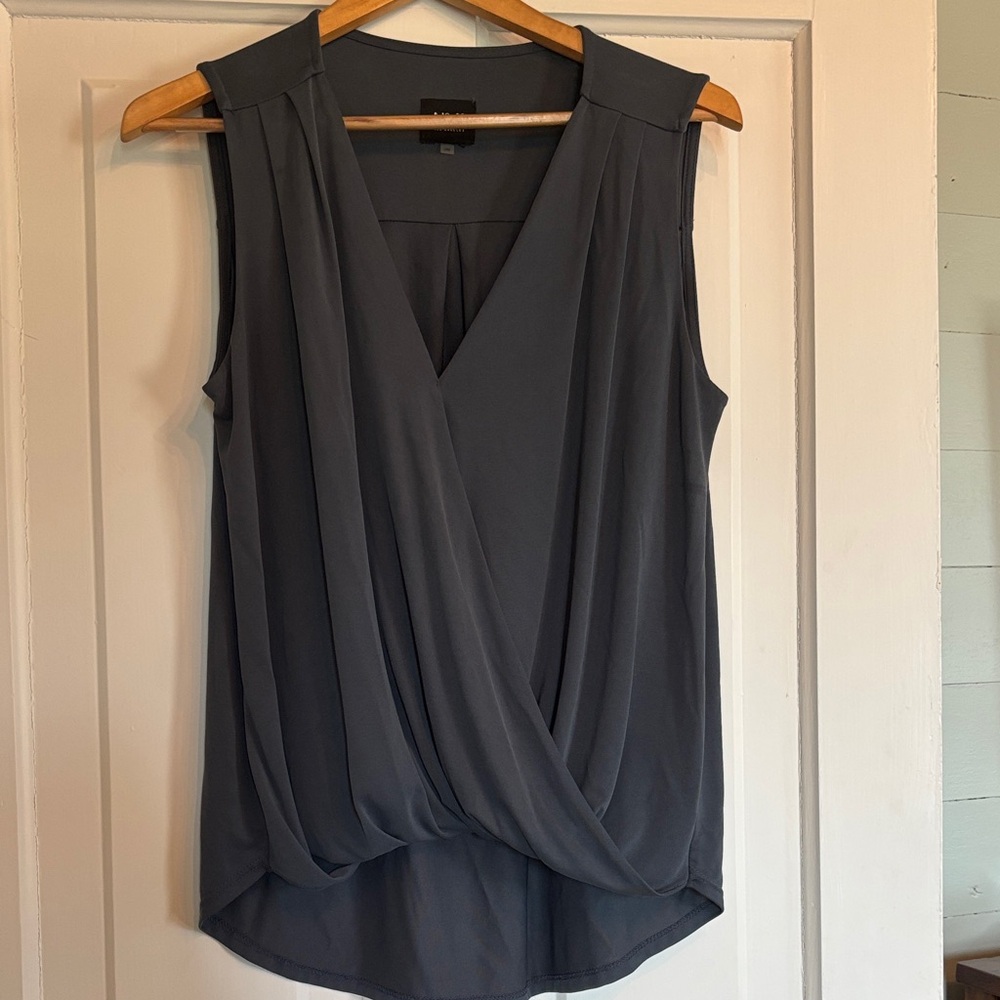 Elegant Gray Sleeveless Top